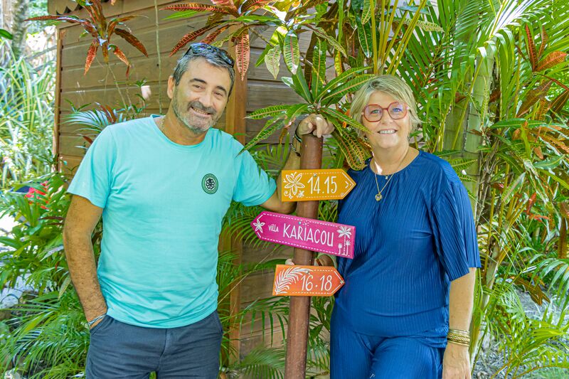 Les gérants du Caraïb'Bay Hôtel, Catherine et Christophe