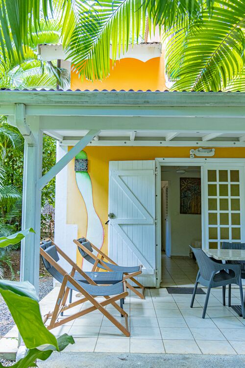 Vue d'une terrasse d'un bungalow du Caraib'Bay Hôtel